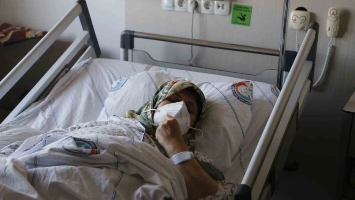 Tekirdağ'da tedavi altına alınan depremzede kadın: 'Depremde 9 yakınımızı kaybettik'