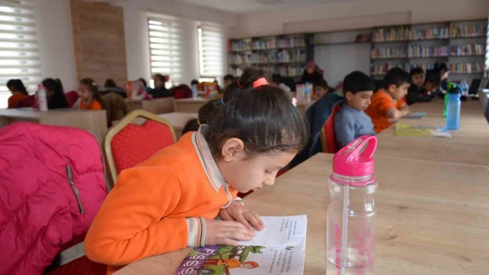 Tercanlı öğrenciler Kütüphane Haftasını kitap okuyarak kutladı