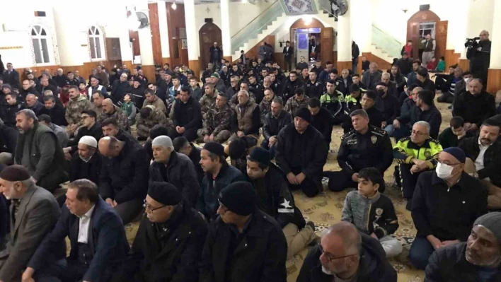 Toroslar Belediyesi depremde hayatını kaybedenler için mevlit okuttu