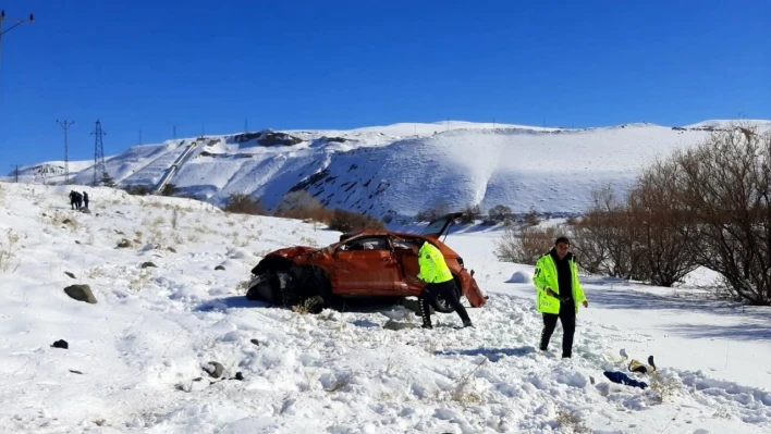 Trafik kazasında yaralanan sürücü hastanede hayatını kaybetti