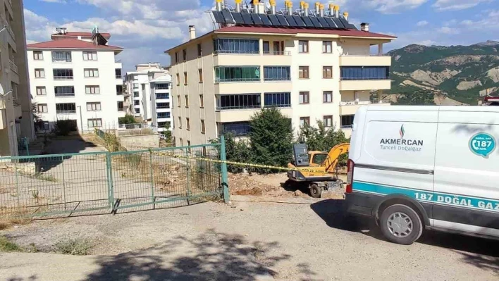 Tunceli'de iş makinesi doğal gaz borusunu patlatınca yurt ve civardaki binalar boşaltıldı