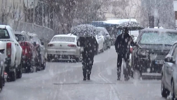 Tunceli'de kar yağışı etkili olmaya başladı