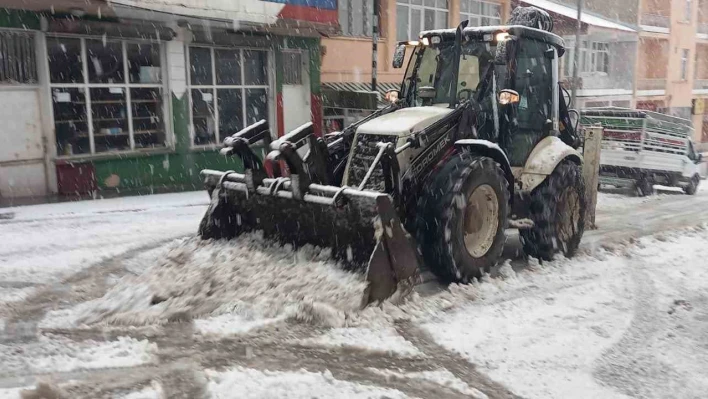 Tunceli'de kar yağışı etkili olmaya başladı