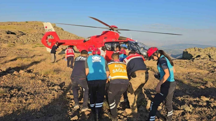 Tunceli'de kayalık alanda düşerek ayağını kıran vatandaş kurtarıldı
