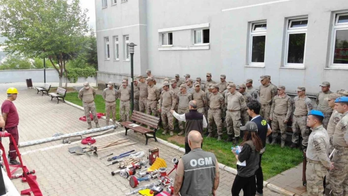 Tunceli'de orman yangınlarıyla mücadele eğitimi