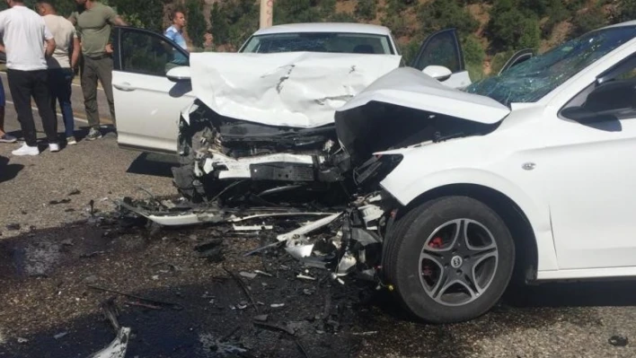 Tunceli'de trafik kazası: 4 yaralı