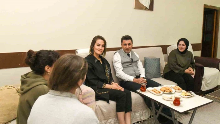 Tunceli'de üniversite öğrencilerine düzenli gıda desteği başlatıldı