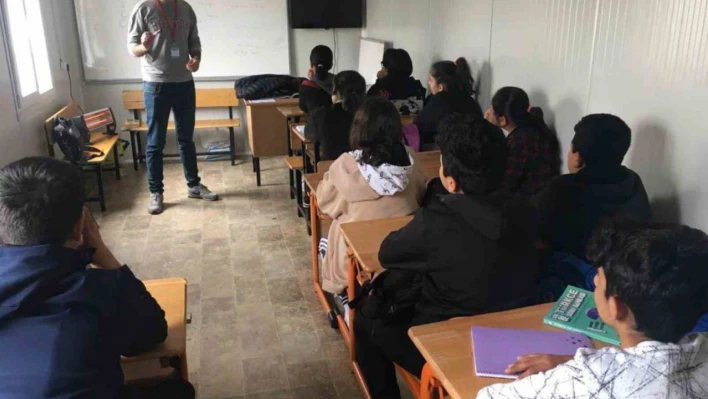 Tunceli'den deprem bölgesindeki öğrencilere DYK desteği