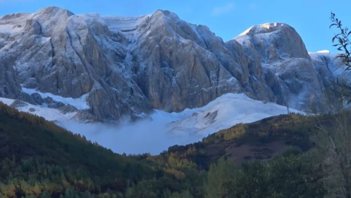 Tunceli'nin yüksek kesimleri beyaza büründü