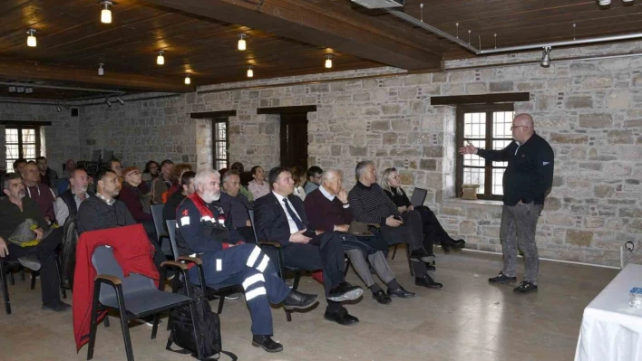 Turist rehberlerine afet eğitimi