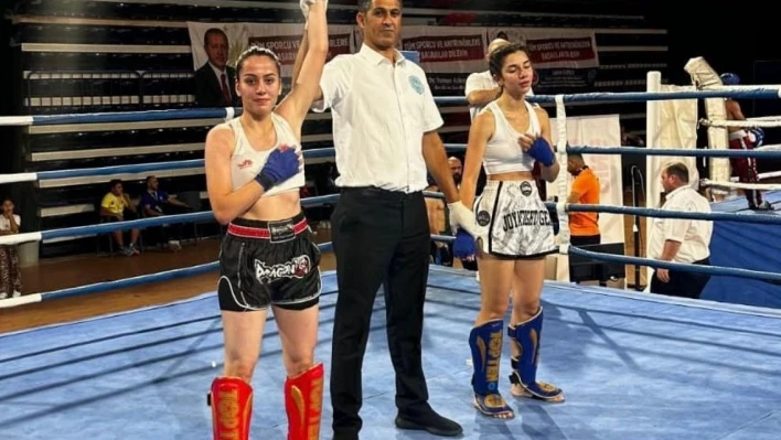 Türkiye Kick Boks Şampiyonası'nda Elazığ'a madalya yağmuru