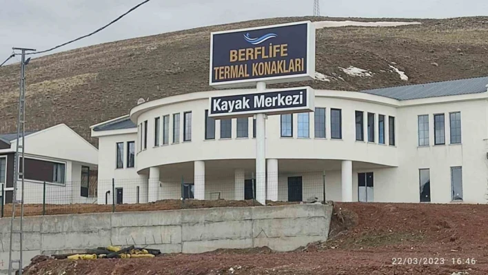 Türkiye'nin en soğuk ilçesinde jeotermal otel hizmete başladı