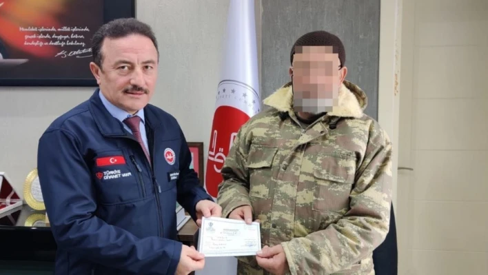 Umre parasını depremzedelere bağışladı
