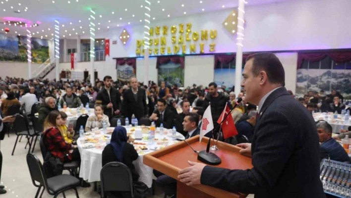 Vali Akbıyık bin kişi ile iftar açtı