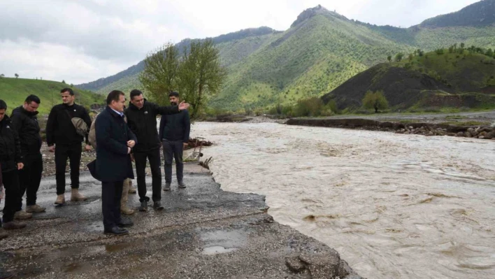 Vali Akbıyık sel bölgesinde