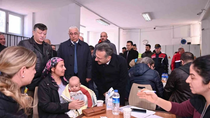 Vali Aksoy, depremzede aileler ile görüştü