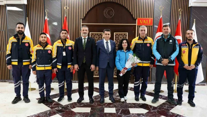 Vali Aygöl telsizden sağlık personellerine seslendi: 'Sizlerle gurur duyuyoruz'