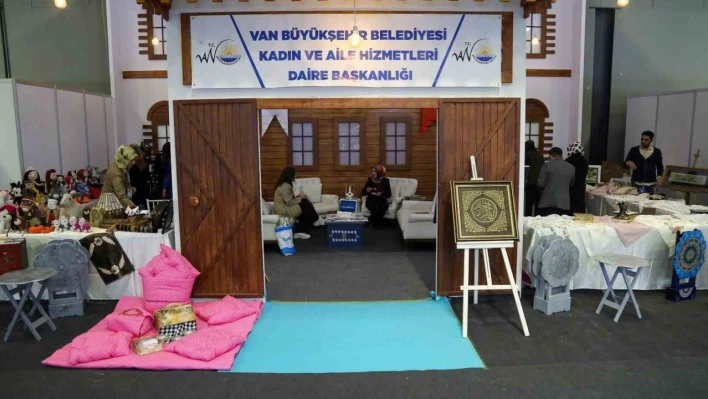 Van Büyükşehir Belediyesi 'Doğu Anadolu Tarım Hayvancılık ve Gıda Fuarı'nda yerini aldı