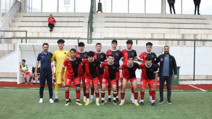 Van Büyükşehir Belediyespor U-16 Takımı Türkiye şampiyonasında son dörde kaldı