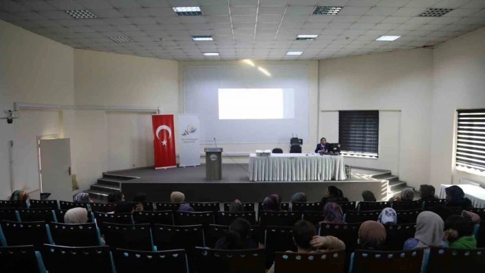Van'da 'Kanser Türleri ve Erken Tanı' semineri düzenlendi