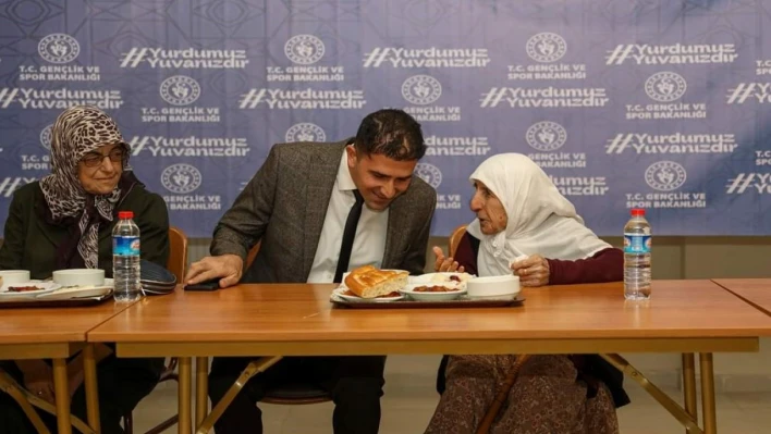 Van'da depremzedelere iftar programı düzenlendi