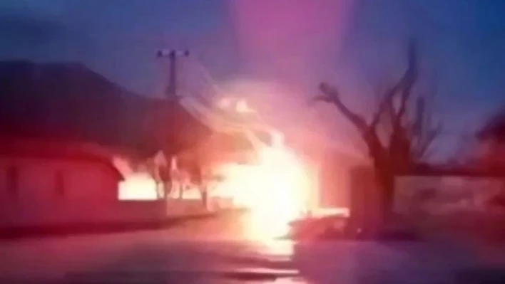 Van'da elektrik trafosu patladı