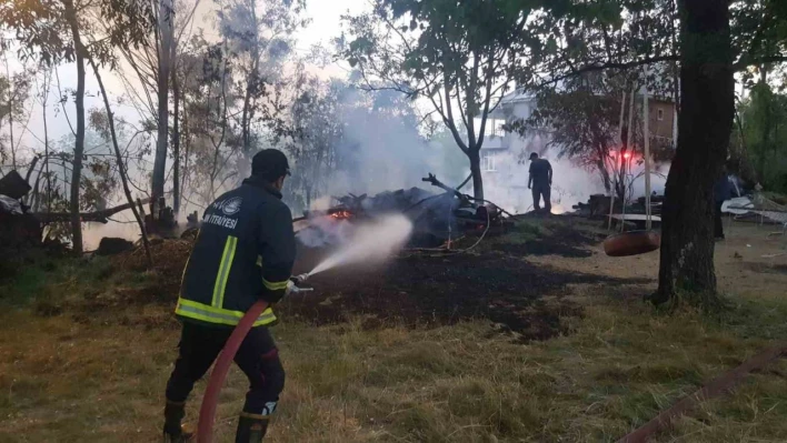 Van'da itfaiye ekipleri 18 saatte 18 yangına müdahale etti