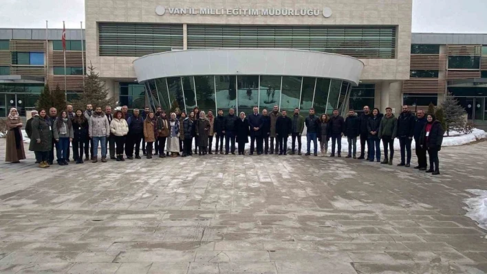 Vanlı 30 PDR öğretmeni destek için deprem bölgesine gitti