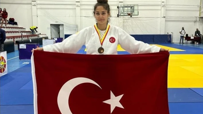 Vanlı Sinem Aydın Makedonya'dan bronz madalyayla döndü