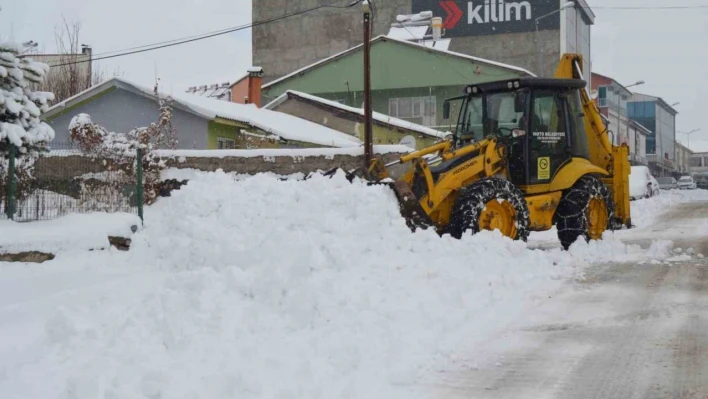 Varto'da kar temizleme çalışması