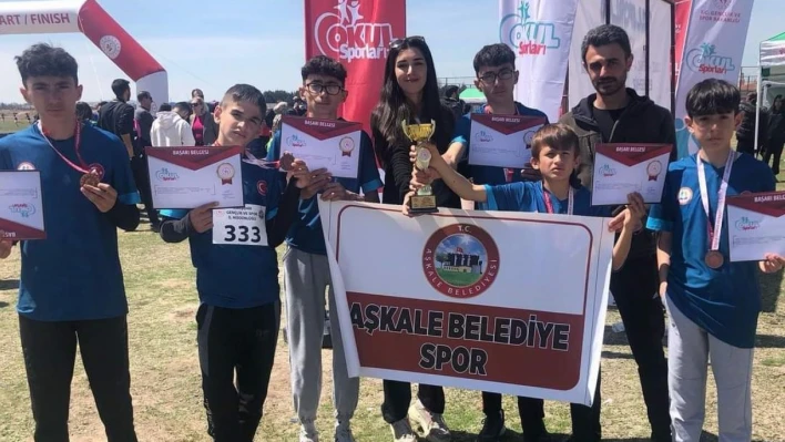 Voleybol da şampiyon Aşkale Gençlik spor