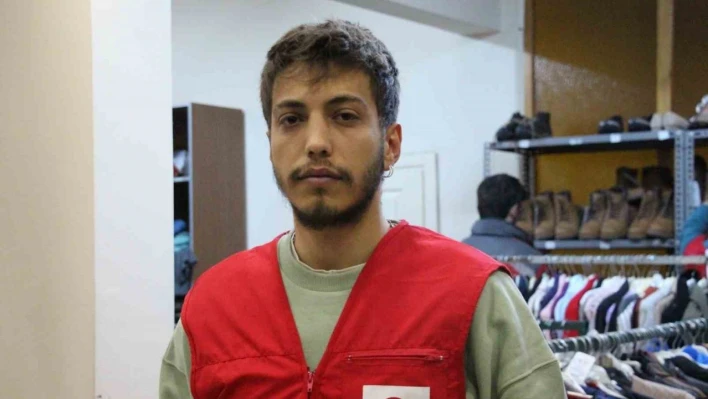 Yardım aracından bir çift mor eldiven almıştı, 24 yıllık vefa borcunu ödedi