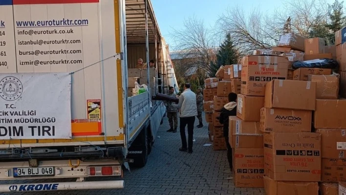 Yardım tırı deprem bölgesine ulaştı