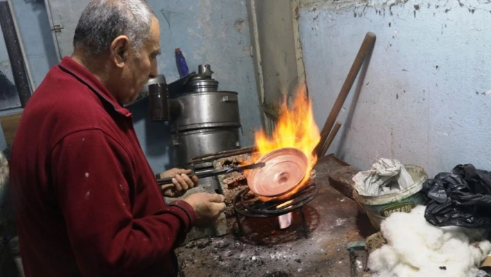 Yarım asırdır kalaycılık yapan usta çırak bulamıyor