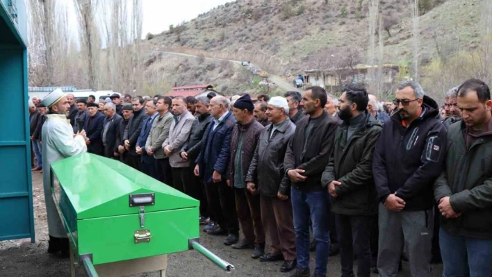 Yelkıran Mahalle eski muhtarı son yolculuğuna uğurlandı