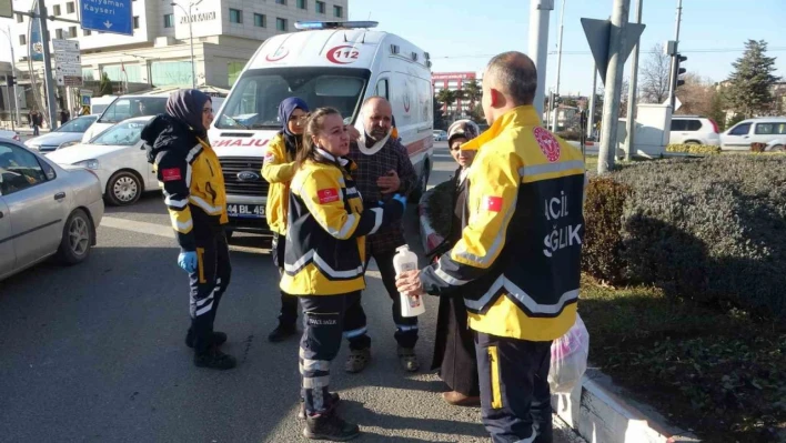 Yeni aldığı araçla trafiğe çıktığı ilk gün kaza yaptı