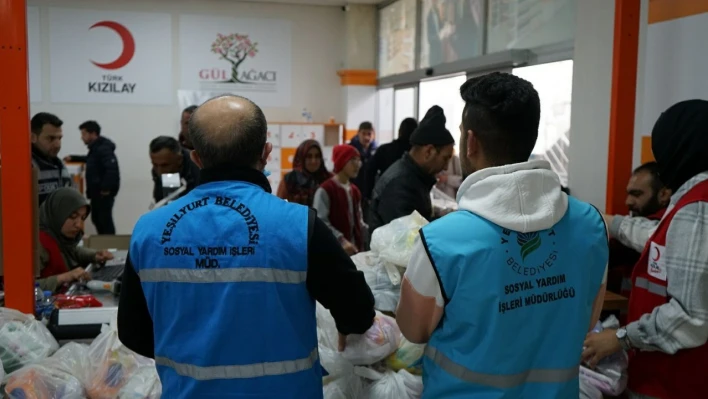 Yeşilyurt Belediyesi 'Emanet Çarşısı' ile gönüllere dokunuyor