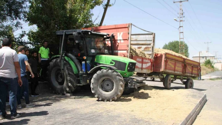 Yol kenarında bekleyenlere traktör çarptı: 1 ölü, 2 yaralı