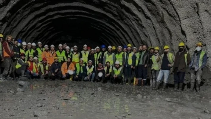 Yolculuğun 5 dakikaya inmesi beklenen '32 viraj'da ışık göründü