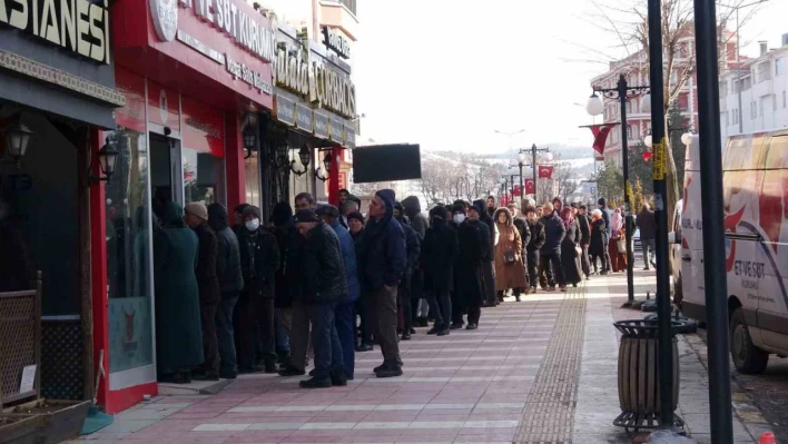 Yozgat'ta Et ve Süt Kurumunda uygun fiyatla satılan et ürünlerine yoğun ilgi