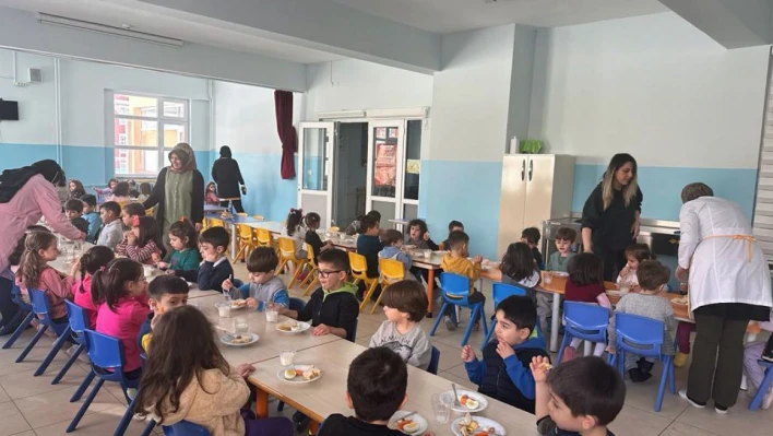 Yozgat'ta öğrencilere ücretsiz yemek uygulaması başladı