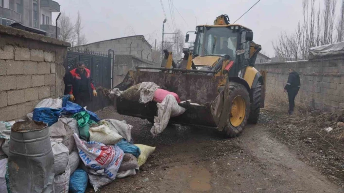 Yüksekova'da bahar temizliği başladı