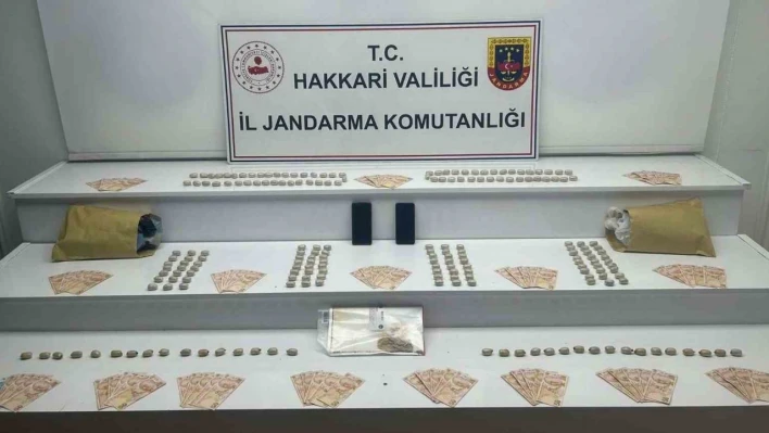 Yuttukları uyuşturucuyla İstanbul'a gitmek isteyen 2 kişi yakalandı