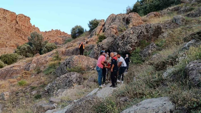 Ziyaretgahta düşerek yaralanan kadın hastaneye kaldırıldı