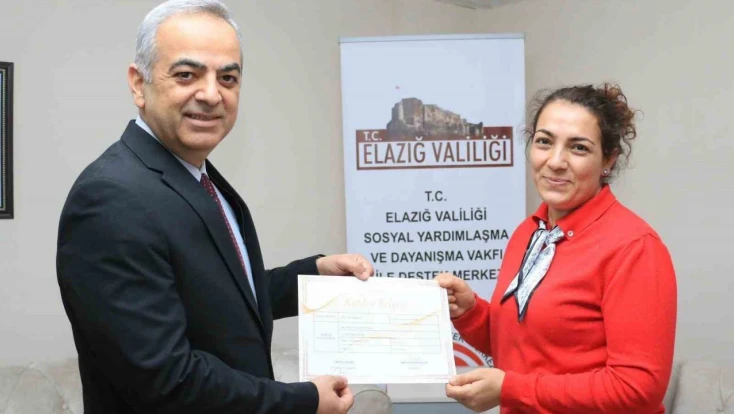 Elazığ aile destek merkezi kursiyerlerine sertifika