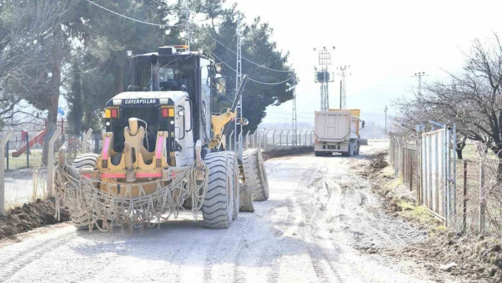 Yeşilyurt Belediyesi, Görgü Mahallesi'nde yol çalışmalarını hızlandırdı