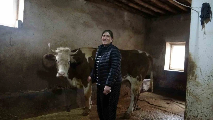 8 erkek adayı geride bırakan kadın muhtar: Hem hayvancılık yapıyor hem mahallesini yönetiyor