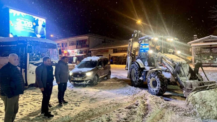Akçadağ Belediyesi'nin kar mesaisi sürüyor