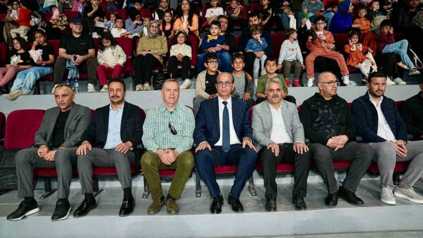 Cambaz Mithat 'Yetenek Sirkiniz' gösterisi renkli ve heyecanlı anlara sahne oldu