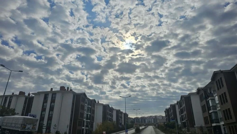 Elazığ'da sirrokümülüs bulutları görsel şölen sundu